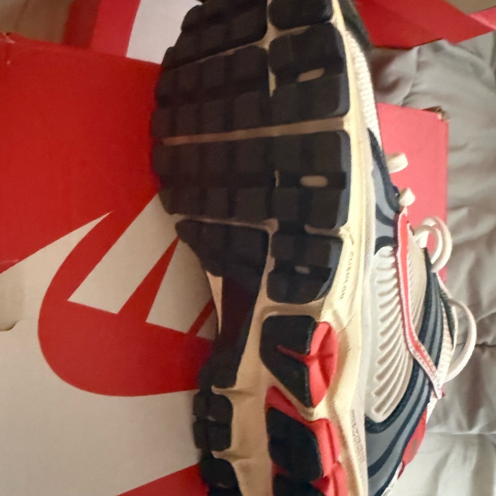 Nike Athletic Shoes Red and Gray - Picture 2 of 4